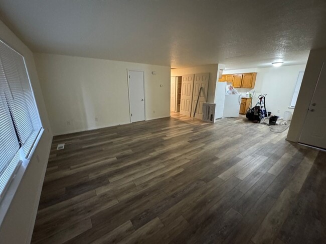 Building Photo - 306 S 20th St