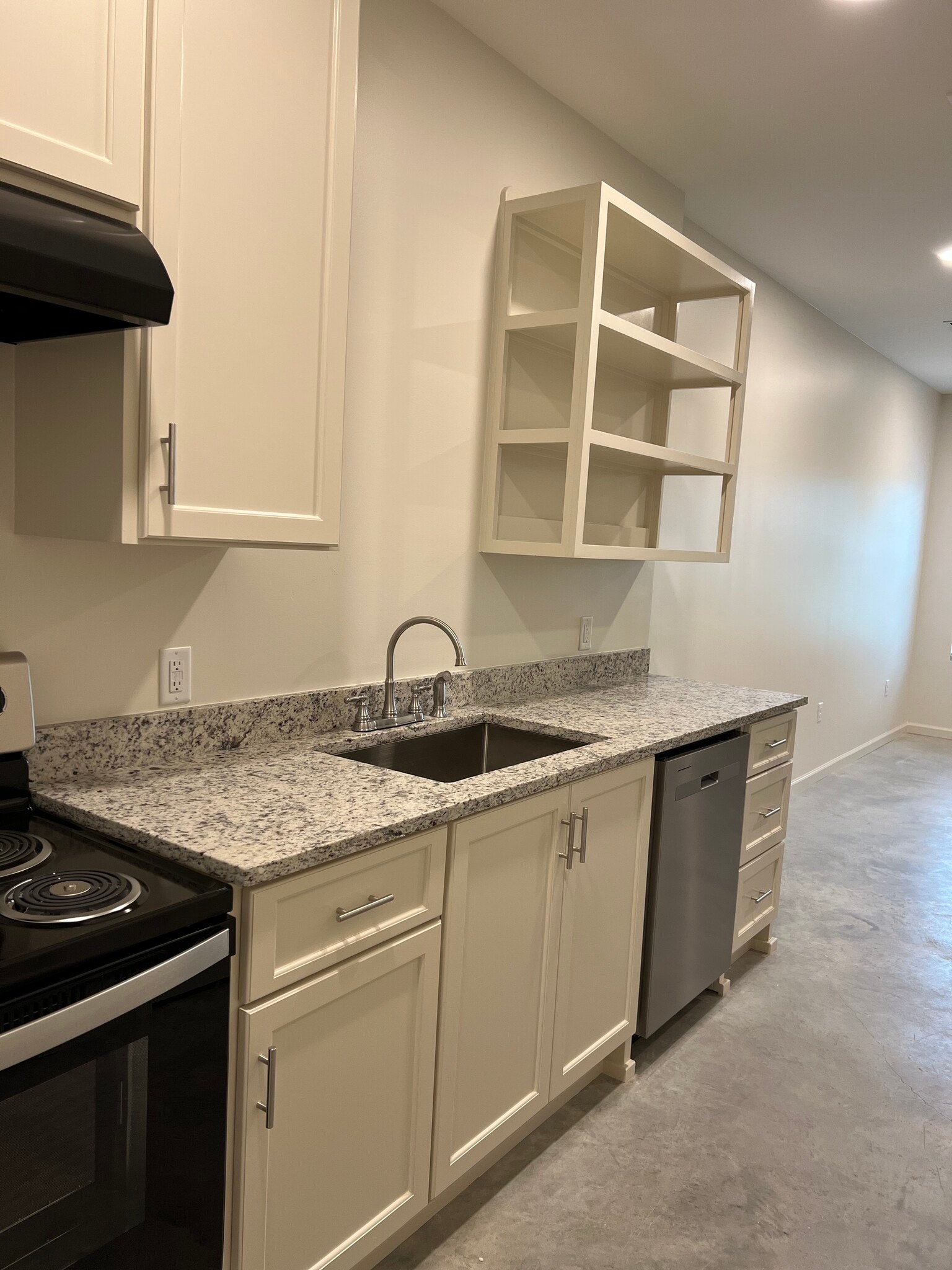 Building Photo - 299 Sara St