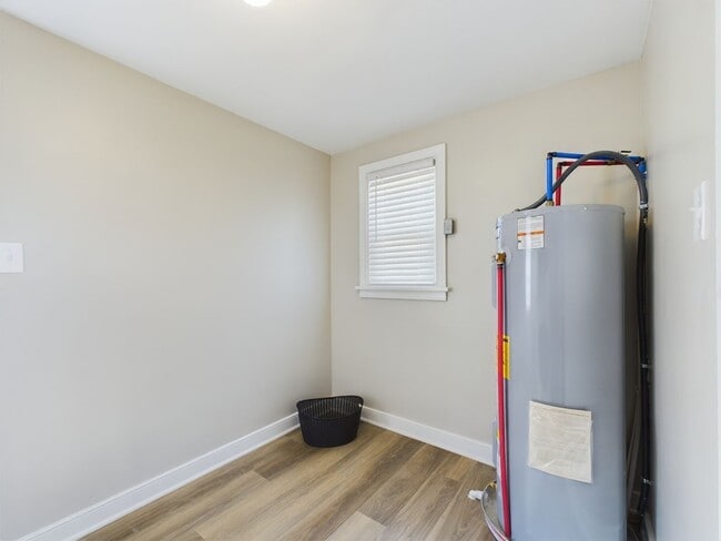 Building Photo - 709 N Parham Rd