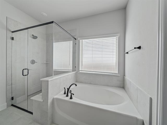 Building Photo - 2905 Parkwood Cir