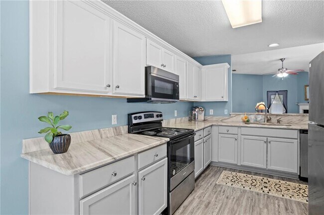 Building Photo - 8650 E Hamilton Bridges Dr