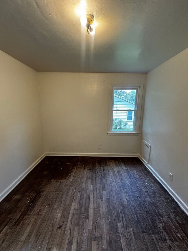 Building Photo - 109 Felter St