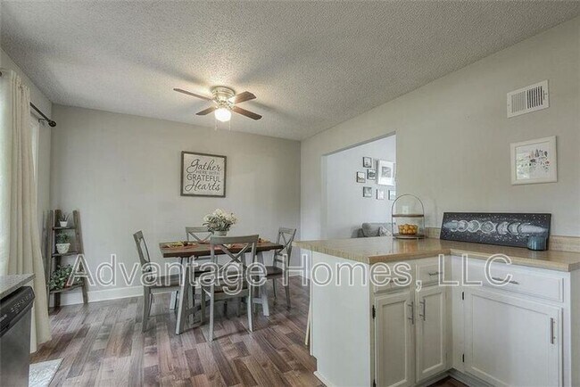 Building Photo - 13024 S Trenton St