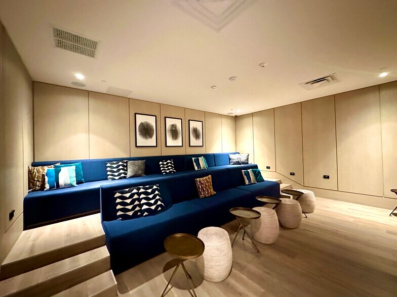 Building Photo - 1936 NW 2nd Ct