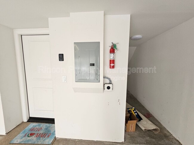 Building Photo - 3647 W Hemlock St