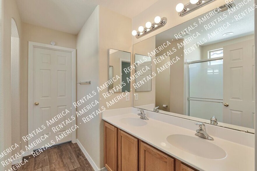 Building Photo - 50 E Camino Limon Verde