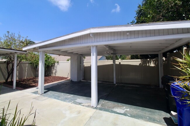 Building Photo - 8626 Summerdale Rd