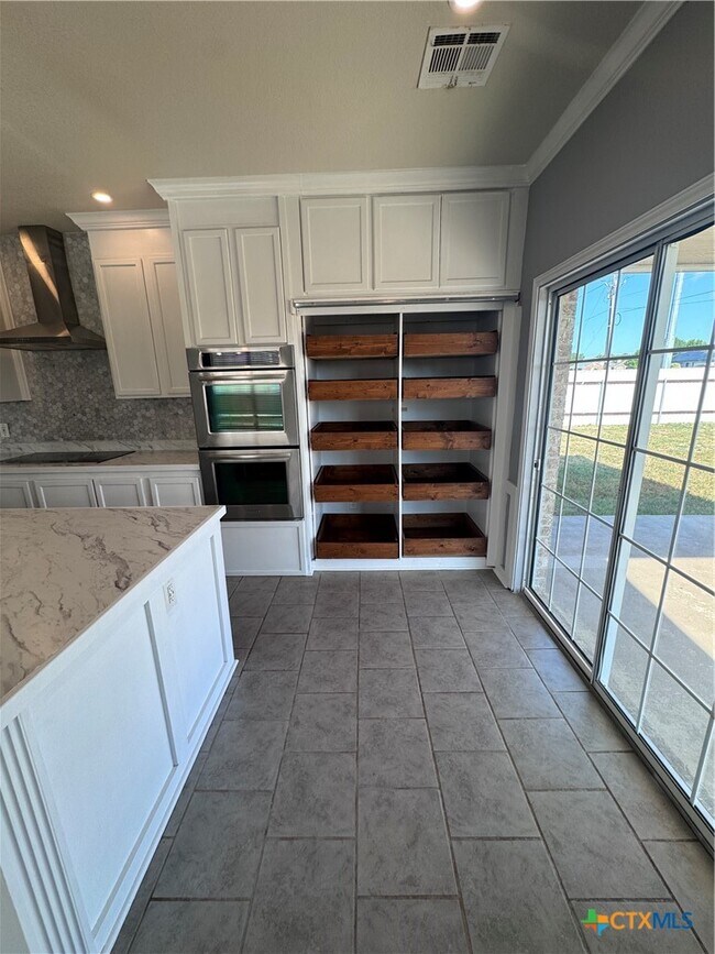 Building Photo - 701 Black Hills Trail