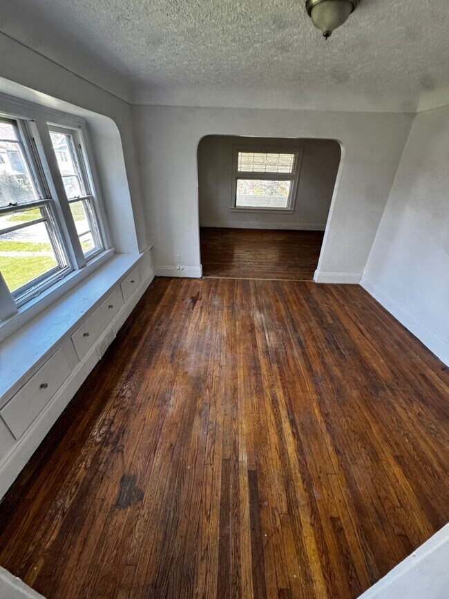 Building Photo - 11222 Revere Ave