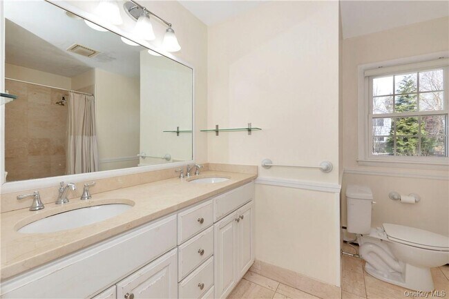 Building Photo - 3 Lea Pl