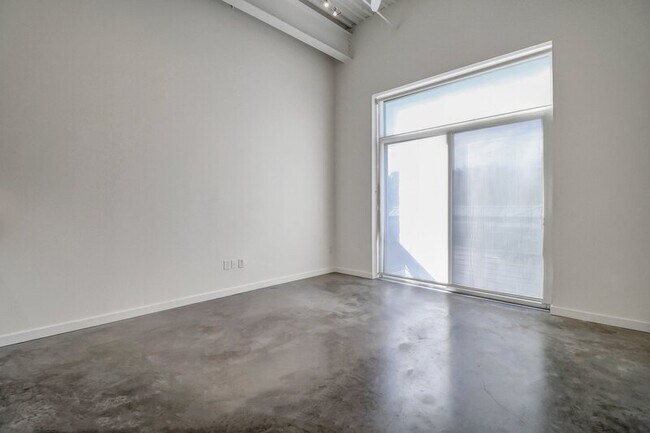 Building Photo - 2514 Abercorn St