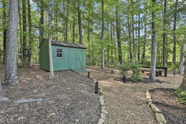 Building Photo - 120 Tall Pine Dr