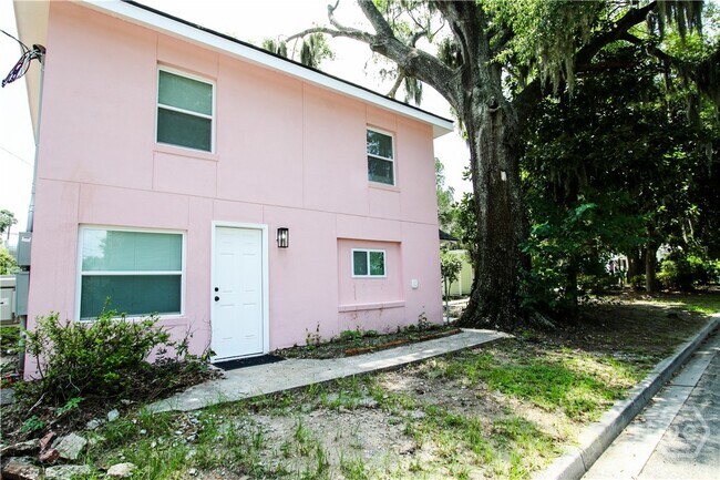 Building Photo - 1904 E 51st St