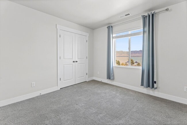 Building Photo - 2877 S Greenhead Dr