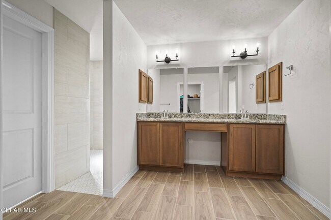 Building Photo - 5004 Alyssa Jade St