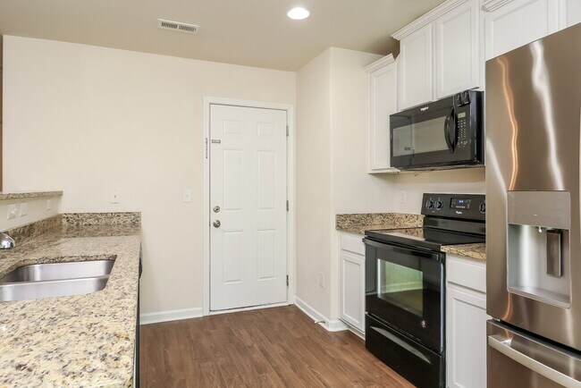 Building Photo - 2124 Boulder Ct