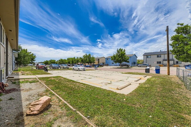Building Photo - 6652 Provincial Dr