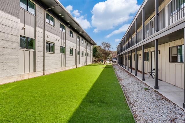 Building Photo - 5917 Gaston Ave