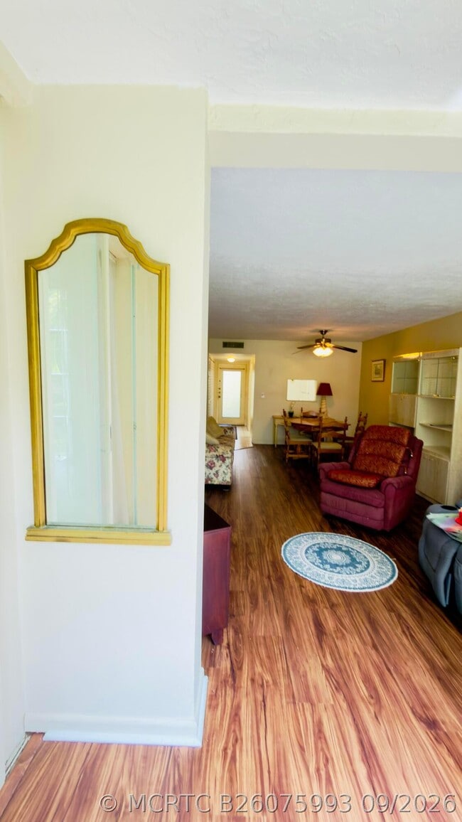 Building Photo - 2801 Somerset Dr