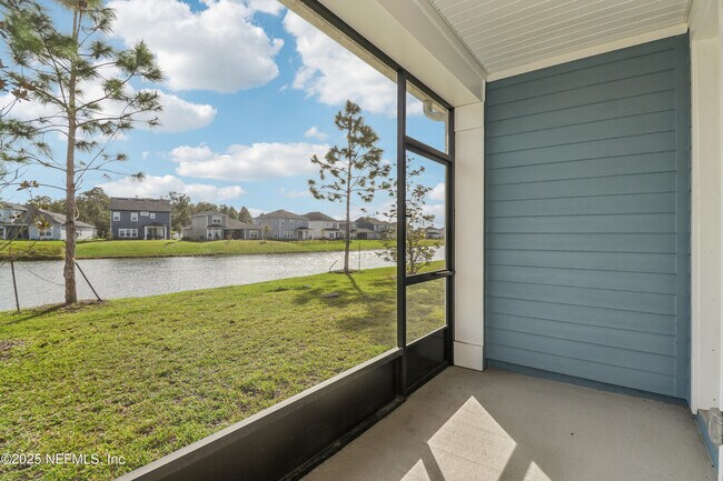 Building Photo - 260 Brandon Lks Dr