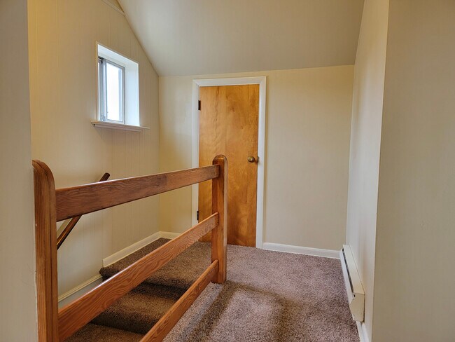 Building Photo - 984 W Main St