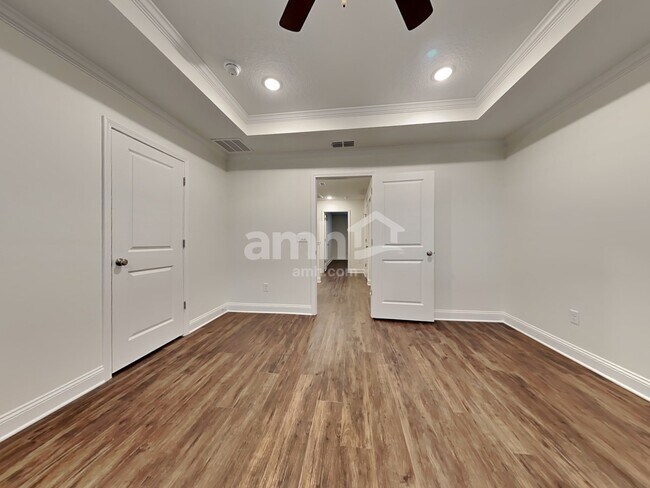 Building Photo - 60 Elcano Ln