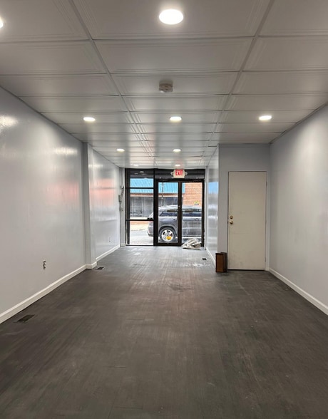 Building Photo - 503 W Lexington St