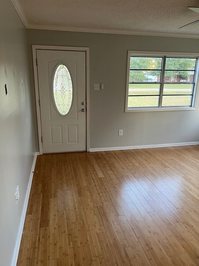 Building Photo - 119 Fairlane Dr