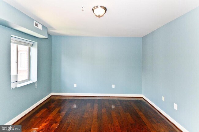 Building Photo - 5401 9th St NW