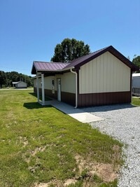 Building Photo - For lease: 3 Bed, 2 Bath Home Rural Neosho...