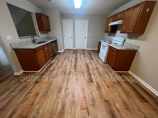 Building Photo - 95 Creek Way