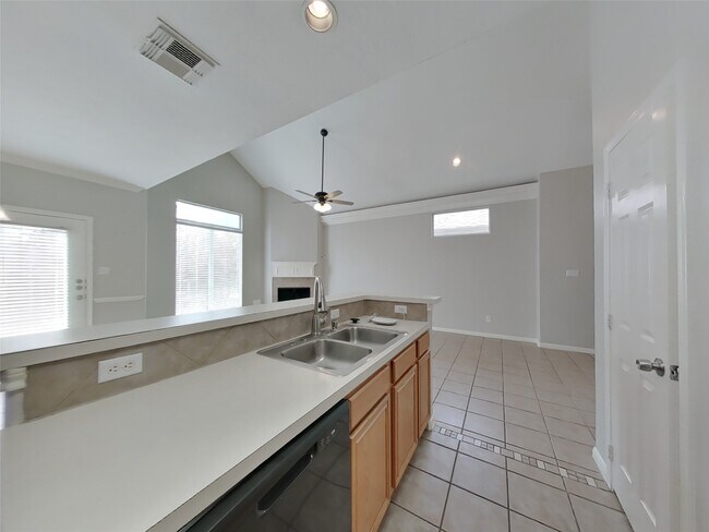 Building Photo - 2907 Crescent Star Rd