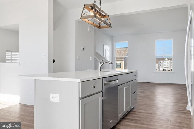 Building Photo - 38 Kirby Ct