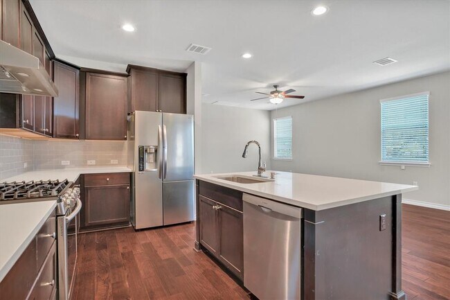 Building Photo - 5412 Golden Canary Ln