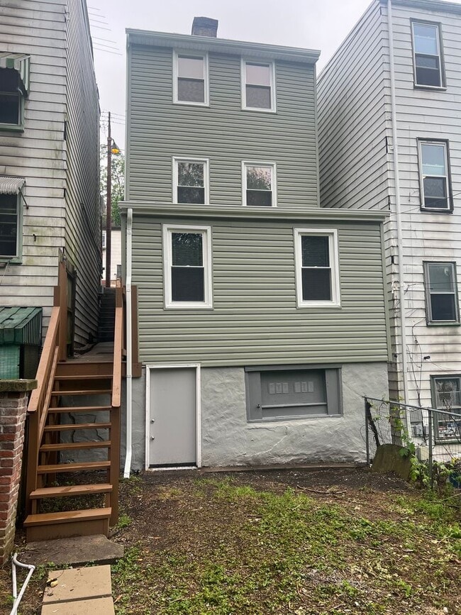 Building Photo - 2677 S 18th St