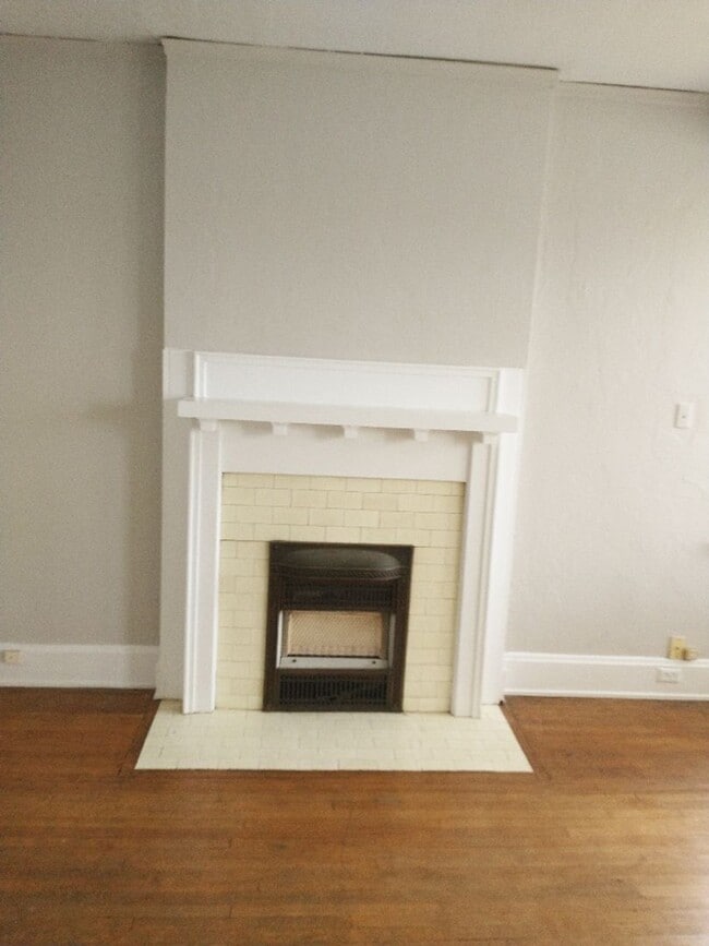 Building Photo - 343-345 Ludlow Avenue