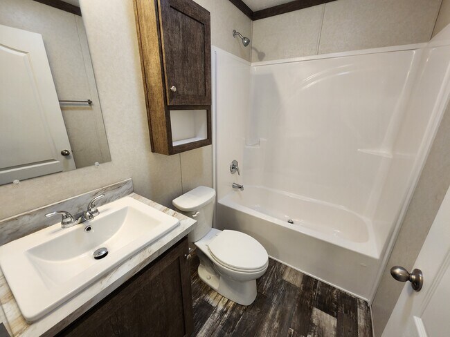 Building Photo - 636 Oregon St