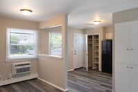 Building Photo - 3026 W Iona Terrace