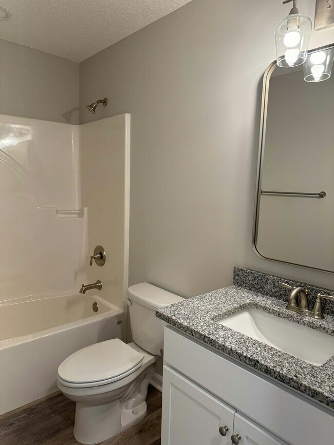 Building Photo - 241 Crown Cir
