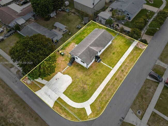 Building Photo - 1867 NW 8th Ave