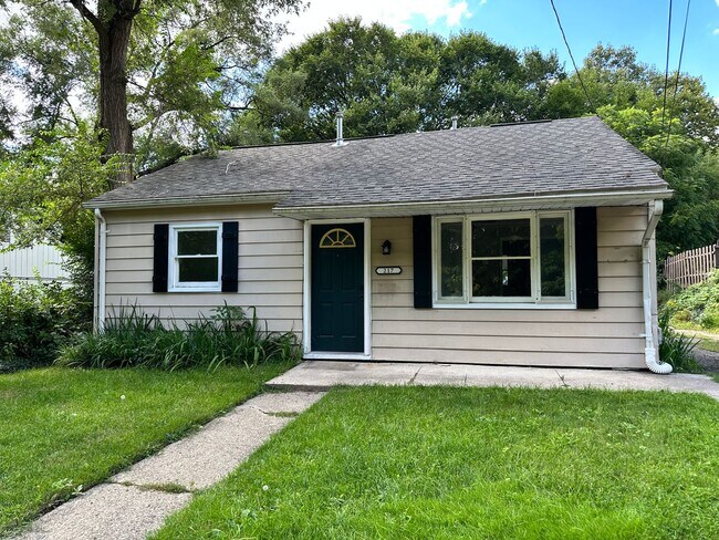 Primary Photo - 217 Wallace Ave