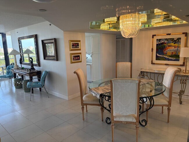 Building Photo - 3600 Yacht Club Dr