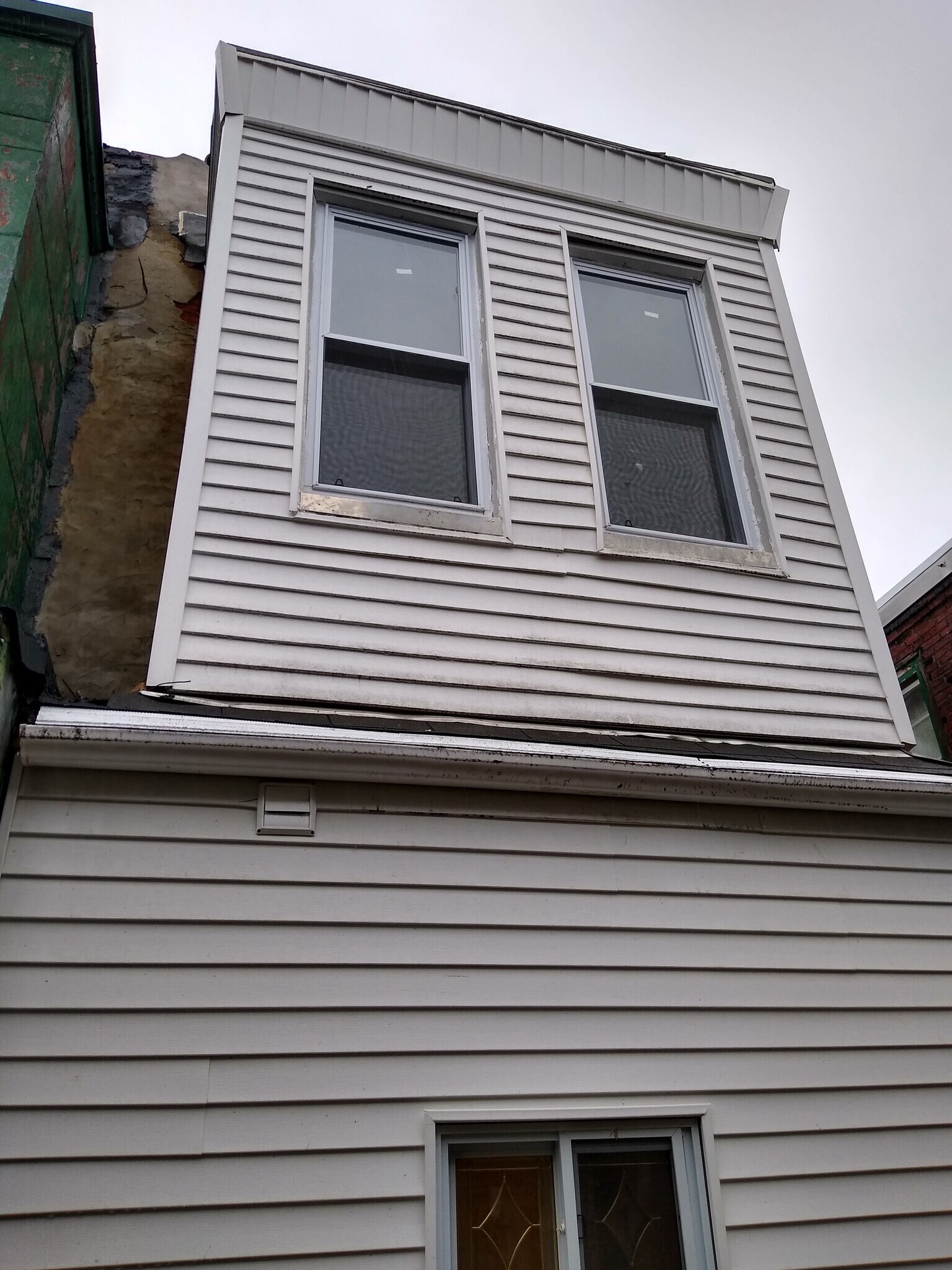 Building Photo - 2054 Ann St