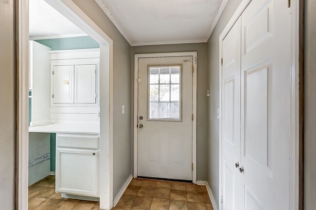 Building Photo - Beautifully Updated 4-Bed, 2.5-Bath Ranch Home in Belmont