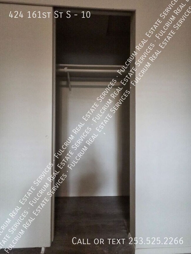 Building Photo - 424 161st St S