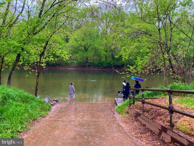 Building Photo - 5763 Hawk Ridge Rd