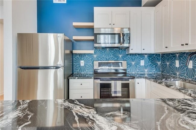 Building Photo - 208 12th St NE