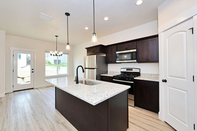 Primary Photo - 1377 N Sage Dr