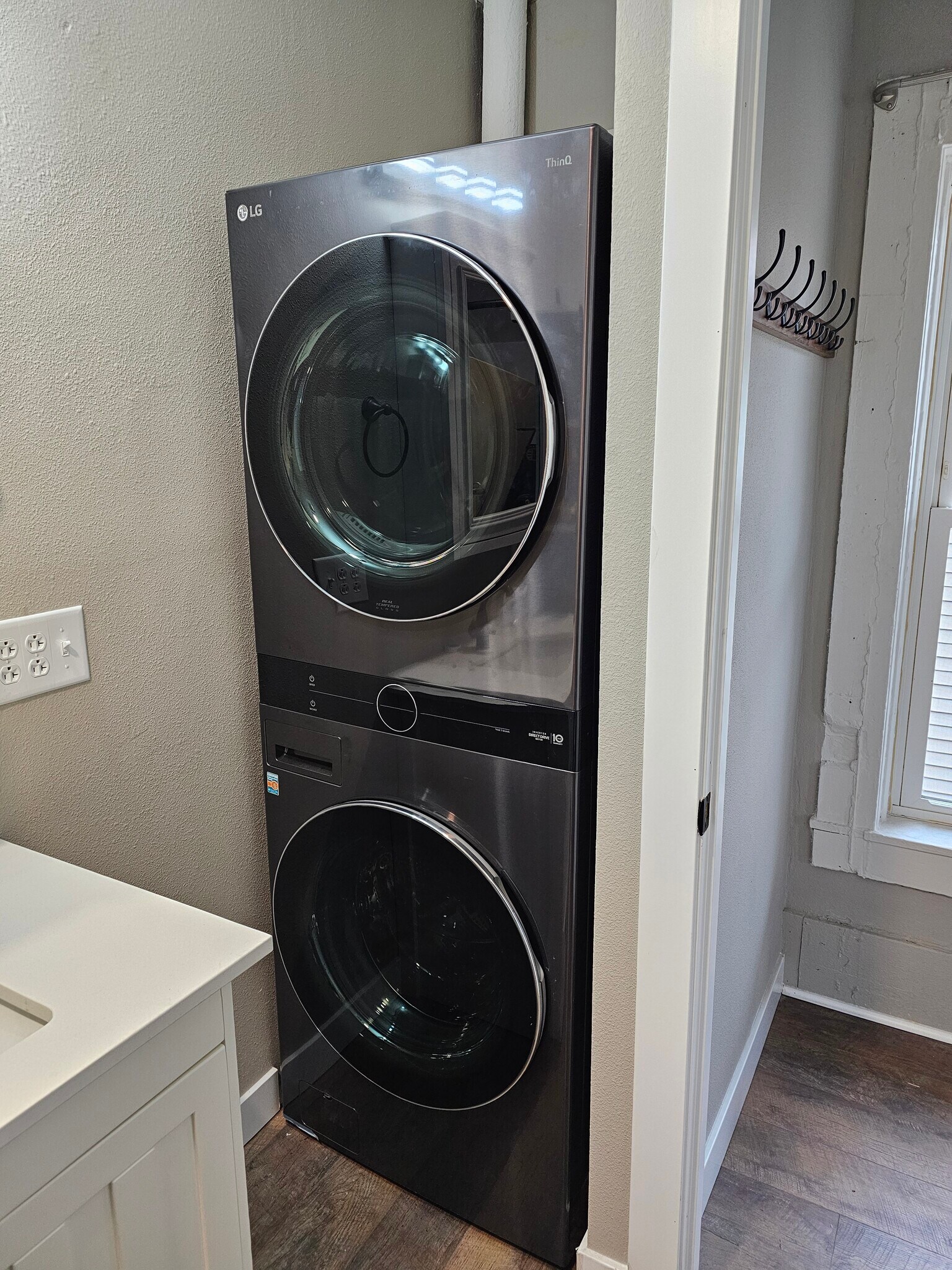 Building Photo - 502 Bay St