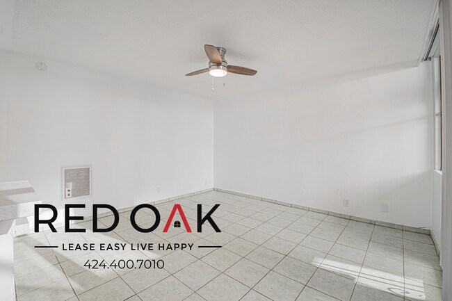 Building Photo - 12007 Sycamore St